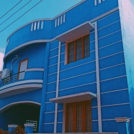 De Hayat Pondy Apartment *